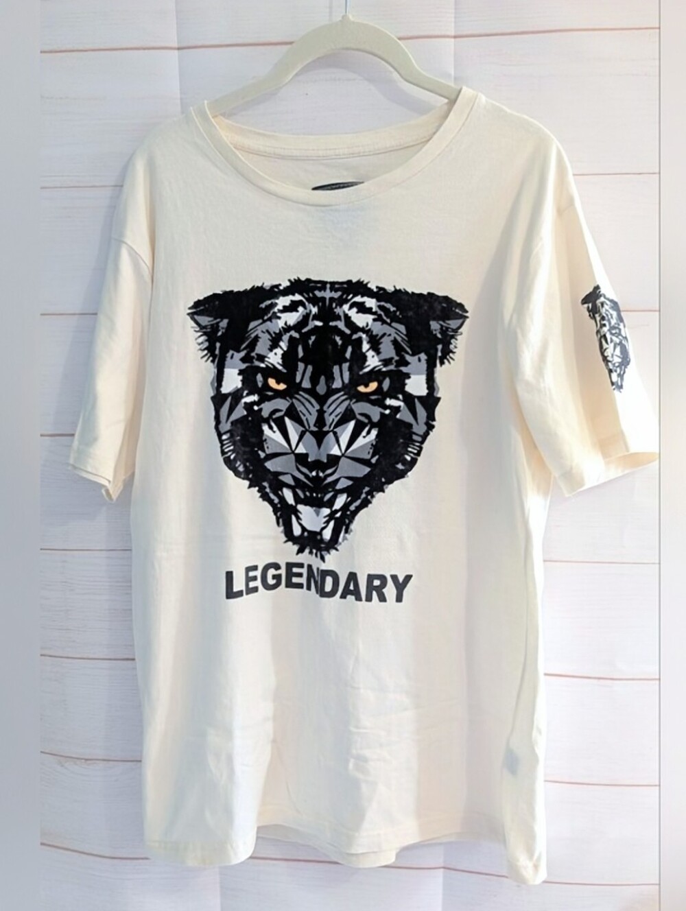 CR24 Chrome Edge Soft Cream Cotton Tee W/ Velvety Tiger 🐯 Graphic Emblem M